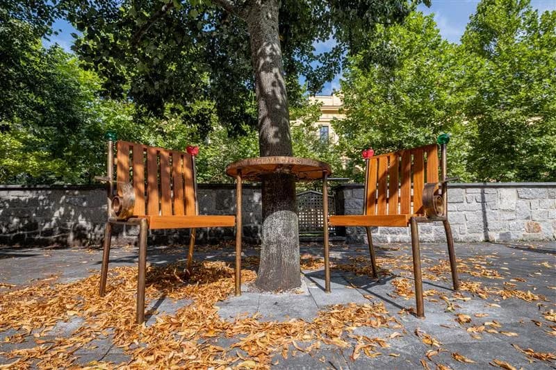 Fotografie lavičky: Lavička Václava Havla v Jihlavě