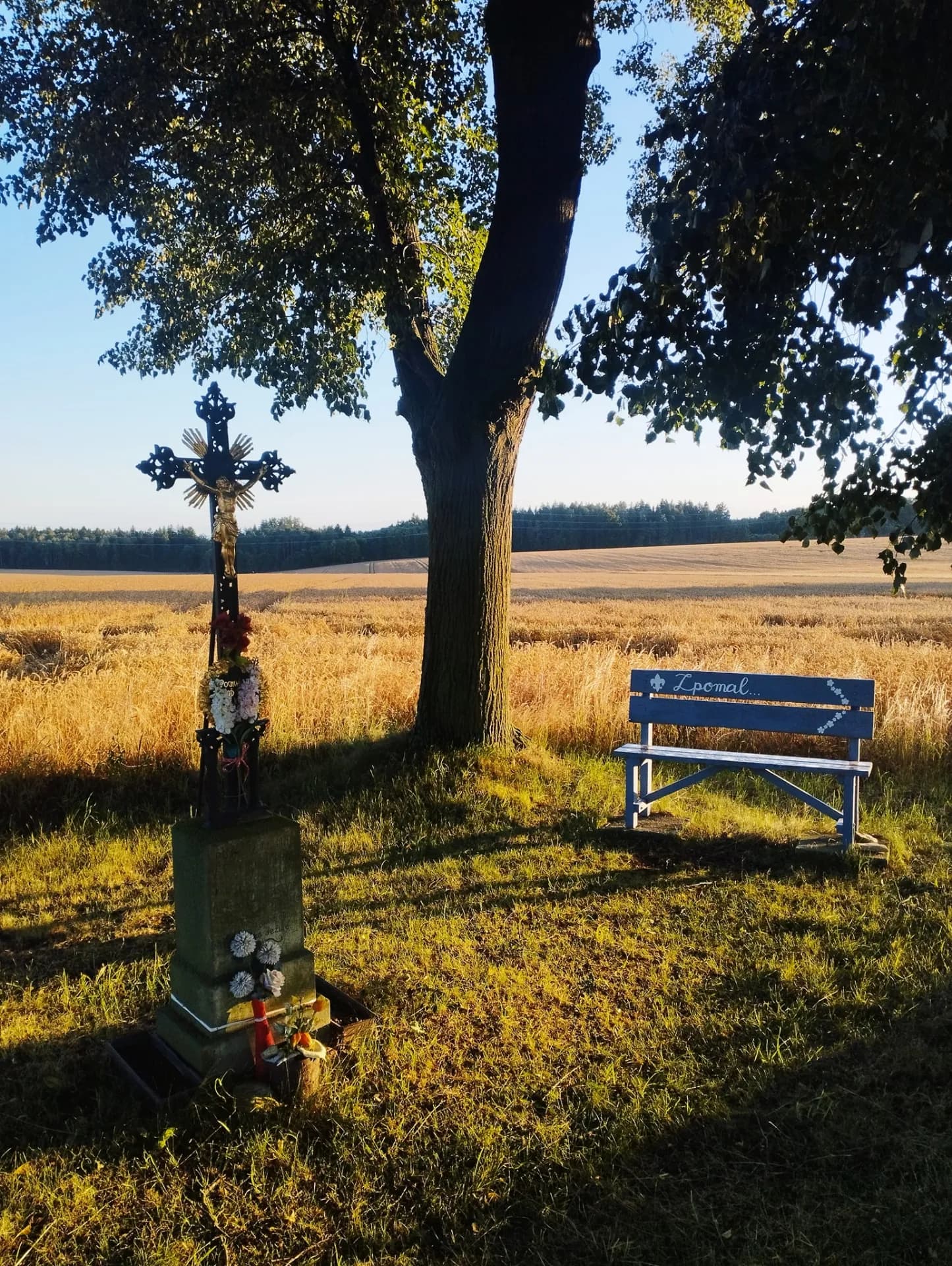 Lavička Zpomal - mezi Zbožnovem a Lhotou