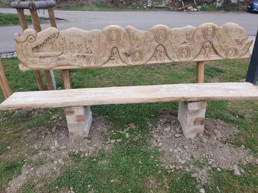 Pod Junáckou vlajkou / Devadesátka pokračuje